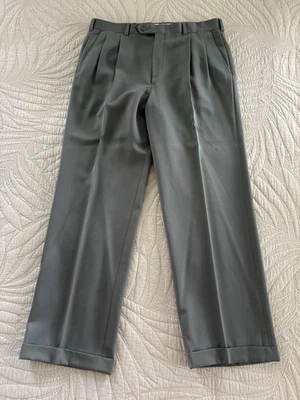 Pantalones chinos de lana para hombre Burberry 35/28 pantalones de vestir plisados con puños Foto 1 de 4