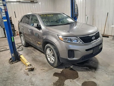 2014 KIA SORENTO Used Passenger Right Fender Gray Textured Moulding 431906 - Image 1 of 4
