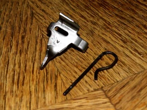 THM-350 TRANSMISSION KICKDOWN DETENT LINKAGE LEVER & CLIP (2 PIECES) - Picture 1 of 4