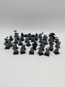 Warhammer Fantasy Dwarf Army X 35 and 2 x Scenery Pieces - Picture 1 of 17
