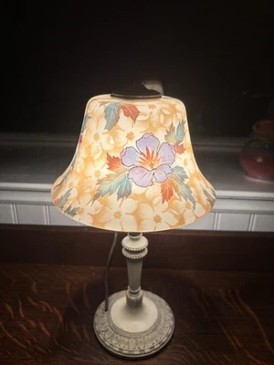ANTIQUE FLORAL PAINTED SIGNED BELLOVA BUDOIR LAMP LIKE HANDEL/PAIRPOINT - Image 1 of 4