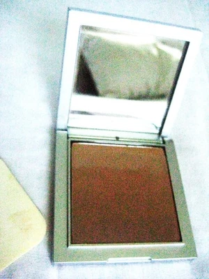 Sue Devitt complexion Hydrating Pressed Powder Face lot of 3 w sponge New No Box - Image 1 of 3