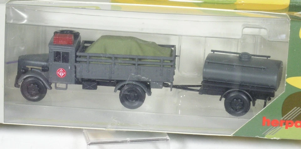 H0 Opel 3000 LKW m. Anhänger + Ladegut Herpa military 745628 neuw. OVP 2 - Bild 1 von 1