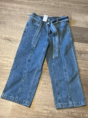Charlotte Russe Refugio Jean Capris con Cinturón Jean Talla 4, Cintura 27”, L:23 1/2 Foto 1 de 4