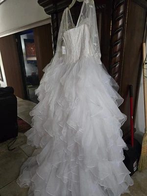Olec Cassini Wedding Dress Size 18w  White Custom - Image 1 of 4