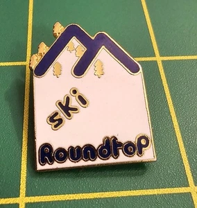 Pin de solapa esmaltada de recuerdo con tapa redonda de esquí vintage, pasador de esquí B16 - Imagen 1 de 2