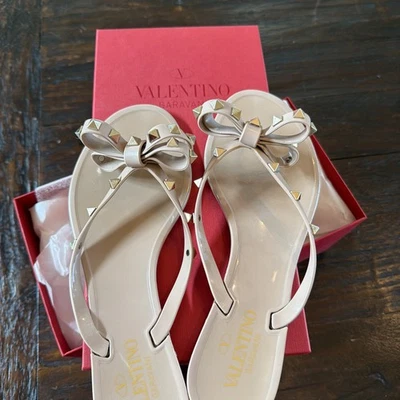 Sandalia de gelatina Rockstud Valentino Garavani Chanclas Talla 40 Tostado Foto 1 de 4