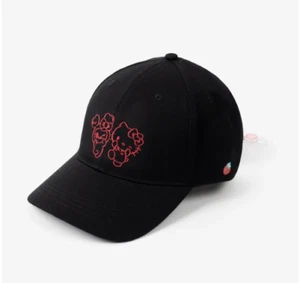 Gorra colaboración TWICE LOVELYS x SANRIO ONCE 8th JPN POP UP STORE 2025 Oficial - Imagen 1 de 58