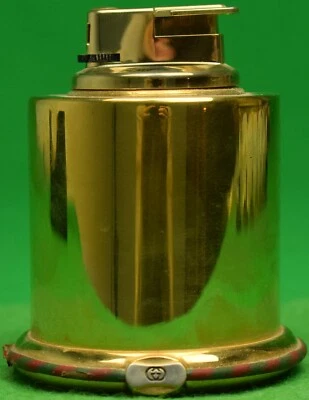 "Encendedor de latón Gucci de Italia" Foto 1 de 3