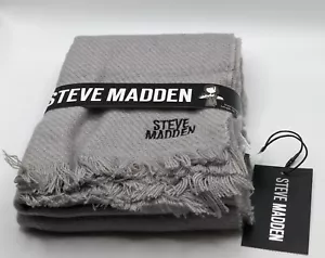 Sciarpa Steve Madden 100% tessuto acrilico tinta unita grigio 76" x 13" nuova - Foto 1 di 4