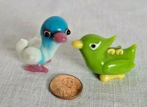 Vintage glass miniature bird pair dino swan multi blue green figurine rare #6 - Imagen 1 de 7