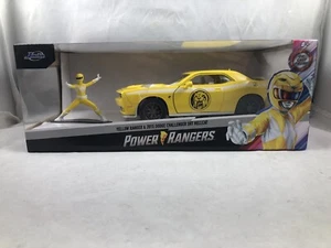 Jada 1:24 Power Rangers Yellow Ranger & 2015 Dodge Challenger SRT Hellcat - Picture 1 of 3