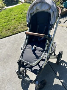 2020 UPPAbaby Vista Full Size Complete Stroller Color: Jade - Picture 1 of 8