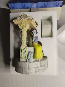 Scentsy Disney Schneewittchen Wachswärmer Neu im Karton. Wachsbarren im Ruhestand enthalten - Bild 1 von 21