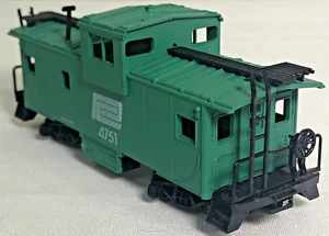 AHM/ROCO PENN CENTRAL Extended Vision Caboose Car (5485K) Green Train Car 4751 - Picture 1 of 10