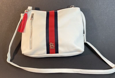 Сумочка через плечо 2021 St Louis Cardinals 4/9/21 Mother's Day стадион R/W/B неиспользованная - Изображение 1 из 4