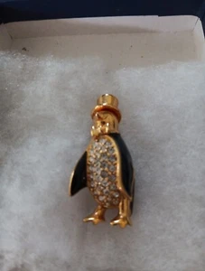 HERMOSO BROCHE PRENDEDOR PINGÜINO NEGRO Y DIAMANTES DE IMITACIÓN COLOR CLARO DORADO VINTAGE - Imagen 1 de 7