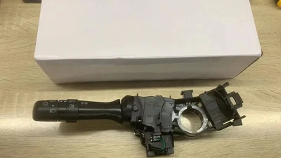 Interruptor Luz Indicadora Tallo Peugeot 107 Citroen C1 Toyota Aygo 6253A0 Nuevo Foto 1 de 4