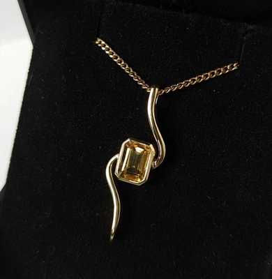 Conjunto de bisel colgante citrino amarillo corte esmeralda oro 18K 2,0 quilates bypass Foto 1 de 4