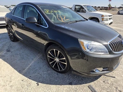 Guardabarros derecho pasajero compatible con 12-17 VERANO 3562614 Foto 1 de 4