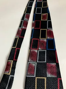 Corbata HAGGAR Ca 1980 Rectángulos, Rojo Negro Plata, Dorado, Alto Extra Largo Hecho en EE. UU. - Imagen 1 de 6