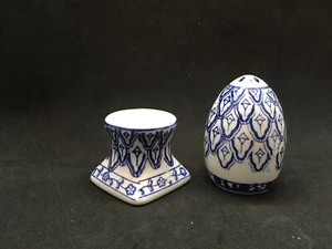 Contemporary Blue and White Porcelain Salt and Pepper Shakers - Picture 1 of 10