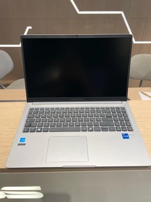 ASUS Notebook ExpertBook P1 P1503CVA-NJ0168X Intel Core i7-13700H 8GB Intel UHD - Immagine 1 di 4