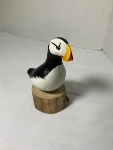 Statuina puffin sitter legno intagliato John A. Nelson figura animale Alaska - Foto 1 di 6