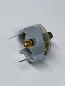 Adjustable Capacitor 45pF Vertical Tol. 20% Lot of 5 Pieces CA22 - Picture 1 of 4