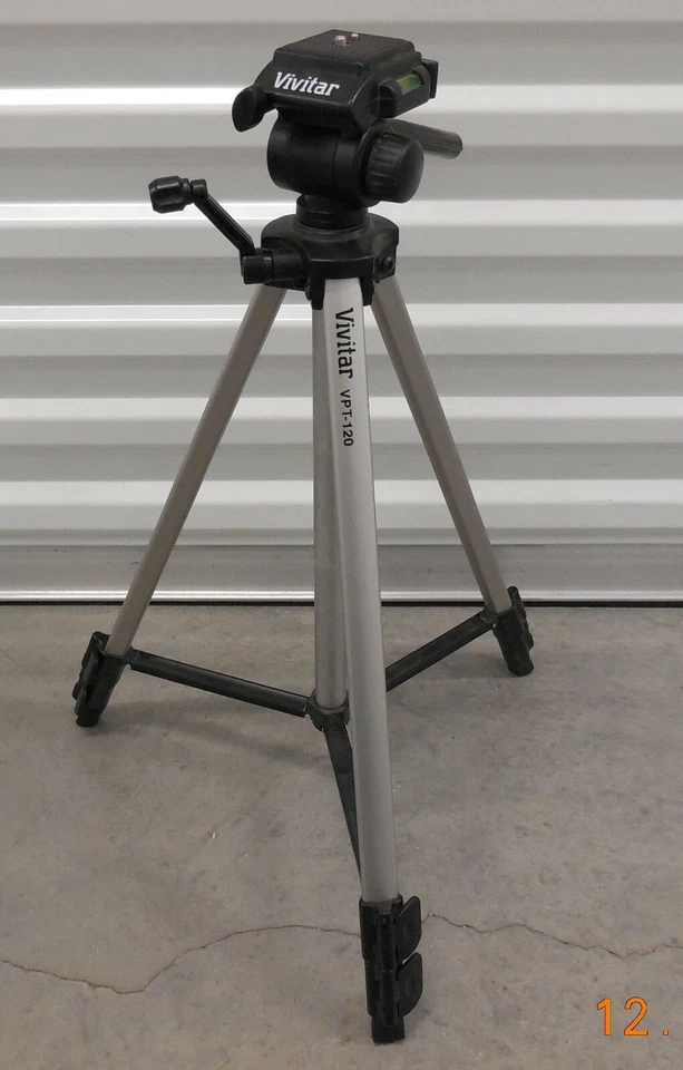Vivatar Tripod VPT-120 Delux Lightweight Video Photo 23"-55" 3-way Pan Head - Image 1 of 4