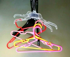 6***TODDLER CLOTHES HANGERS ** 4 PLASTIC W/BRIGHT COLOR ** 2 DEPARTMENT STORE - Picture 1 of 3