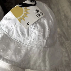 Toddler Sun Hat Summer Beach Hat with Strap Outdoor White Eyelet Bucket Hat 2-4T - Picture 1 of 6