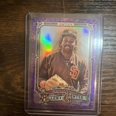 2025 Topps Allen & Ginter Tony Gwynn 紫色平行/75 Padres 名人堂 — 第 1/2 张图片