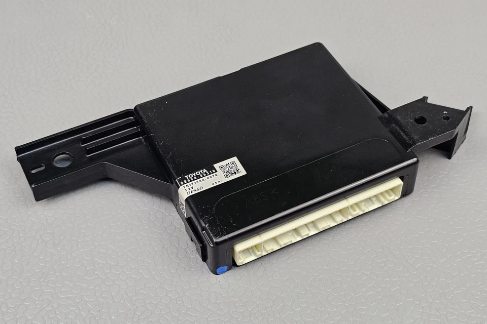 Módulo de control amplificador de temperatura aire acondicionado Toyota Camry 2007-2011 OEM 88650-06310 Foto 1 de 4