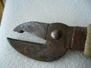 VINTAGE CAN OPENER, JOHN WATTS, SHEFFIELD, ENGLAND. UNRESTORED. - Picture 1 of 8