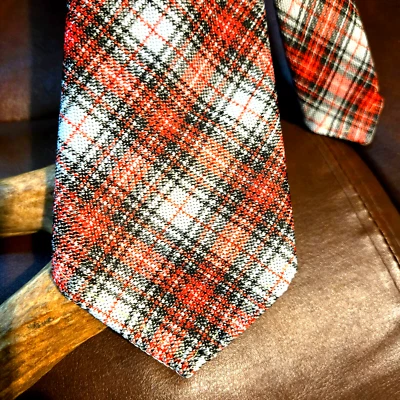 Corbata para hombre tejida a mano con estampado escocés sin marca. Foto 1 de 3