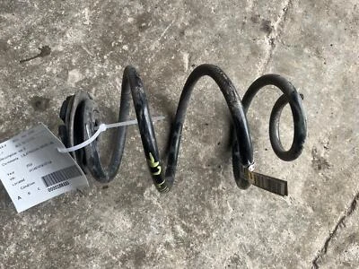Muelle helicoidal trasero usado se adapta a: Nissan Sentra 2019 trasero grado A Foto 1 de 4