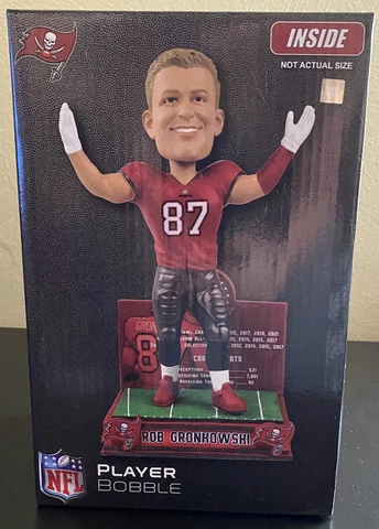 Rob Gronkowski Tampa Bay Buccaneers Retirement Bobblehead #63/387 Cover