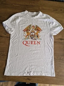 QUEEN - OFFIZIELLE WAREN ""QUEEN CREST LOGO LOGO"" WEISSES T-SHIRT KLEIN. GEBRAUCHT - Bild 1 von 3