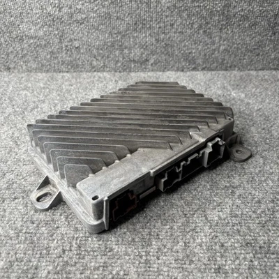 Chevrolet Malibu 2016-2017 amplificador de radio sistema de audio de radio Bose 23392712 OEM Foto 1 de 4