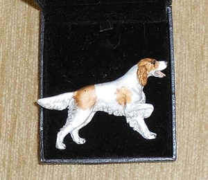 RED & WHITE SETTER DOG Breed Brooch / jewellery Great Gift - Picture 1 of 1