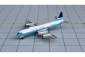 JC Wings 1/400 L-188 Electra Airplane ZK-TEB Air New Zealand/Qantas - Picture 1 of 1
