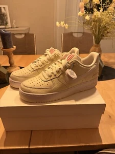 AIR FORCE 1 07 PRM EMB Coconut Milk/White - Bild 1 von 7