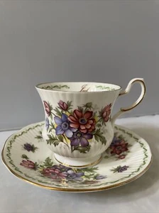 VINTAGE QUEENS TEA CUP & SAUCER JULY ANEMONE ROSINA BONE CHINA SPECIAL FLOWERS - Picture 1 of 12