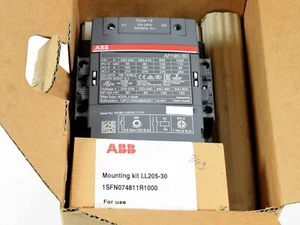 ABB Leistungsschütz, AF190-30, 1SFC100008M0201 - Picture 1 of 3