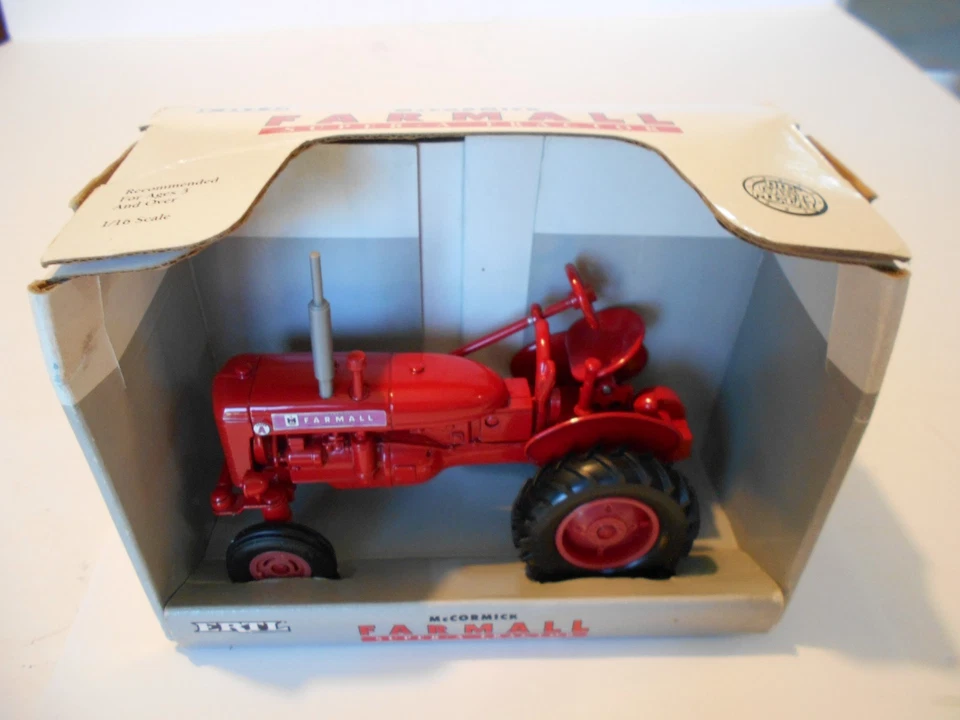 Gd239 1992 Ertl 1/16 Scale Diecast McCormick Farmall Super a Tractor
