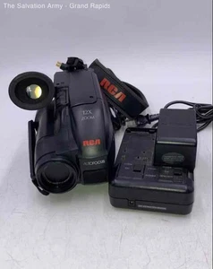 RCA Small Wonder CC800 Black 12X Zoom Auto Focus VHS Handheld Camcorder - Picture 1 of 11
