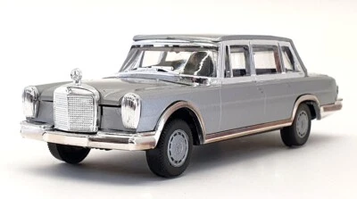 Gama Mini escala 1/45 diecast 1180 - Mercedes Benz 600 - plateado Foto 1 de 4