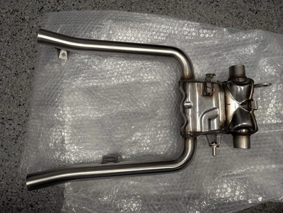 Triumph Street Twin Speed Twin 900 Catbox, conjunto de tubo de enlace T2206684 Foto 1 de 4