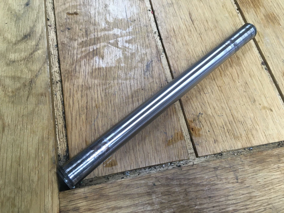 Ducati ST2 ST4 basculante brazo oscilante eje de husillo Foto 1 de 1